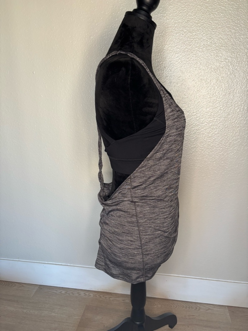 lululemon athletica Gray Heather Racerback Tank with built in Black Sports Bra - Picture 4 of 7